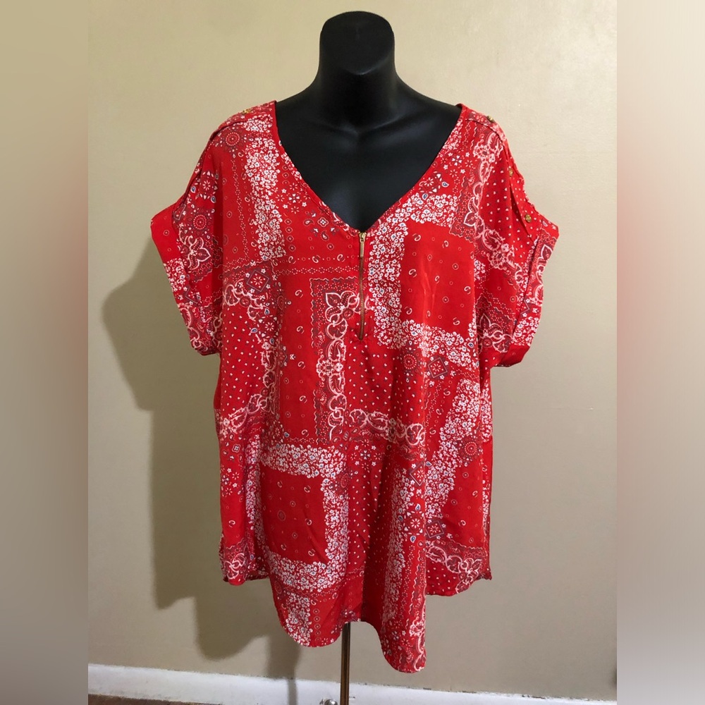 Speed Limit MPH Red Paisley Boho Short Cap Sleeve 1/4 Zip V Neck Blouse 2X